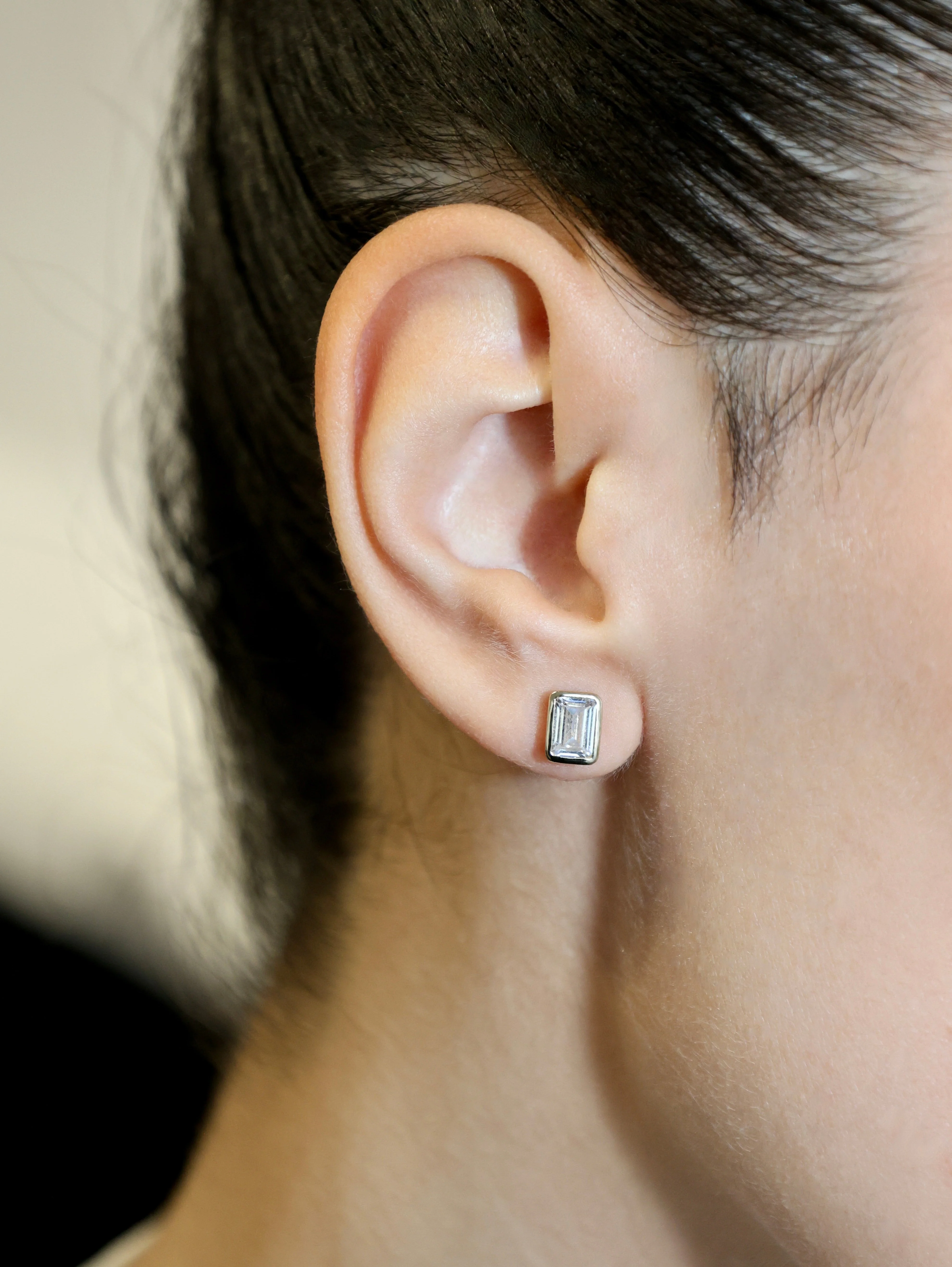 EMERALD BEZEL STUDS - Image 8
