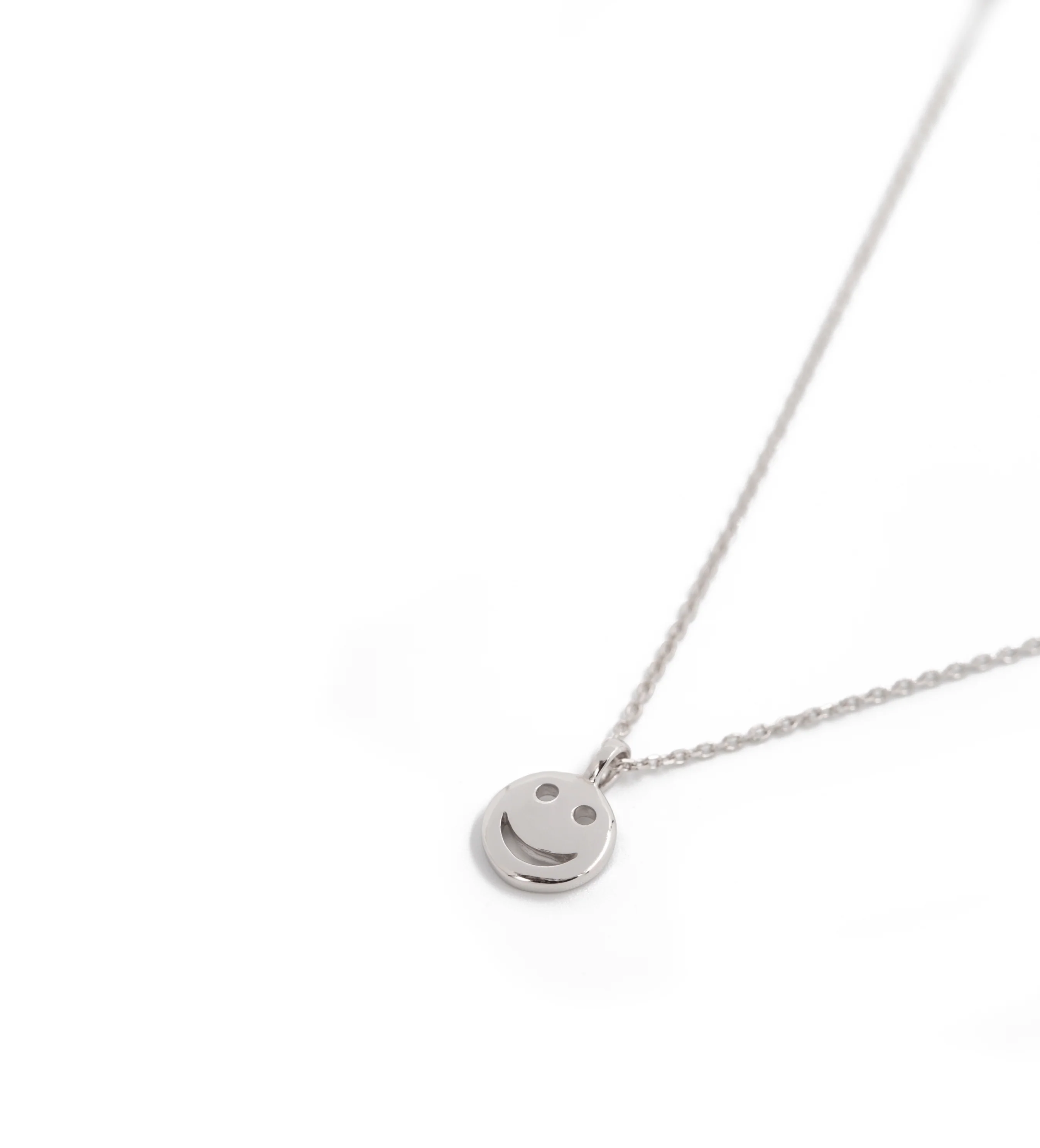 THE CLASSIC HAPPY FACE NECKLACE - Image 6