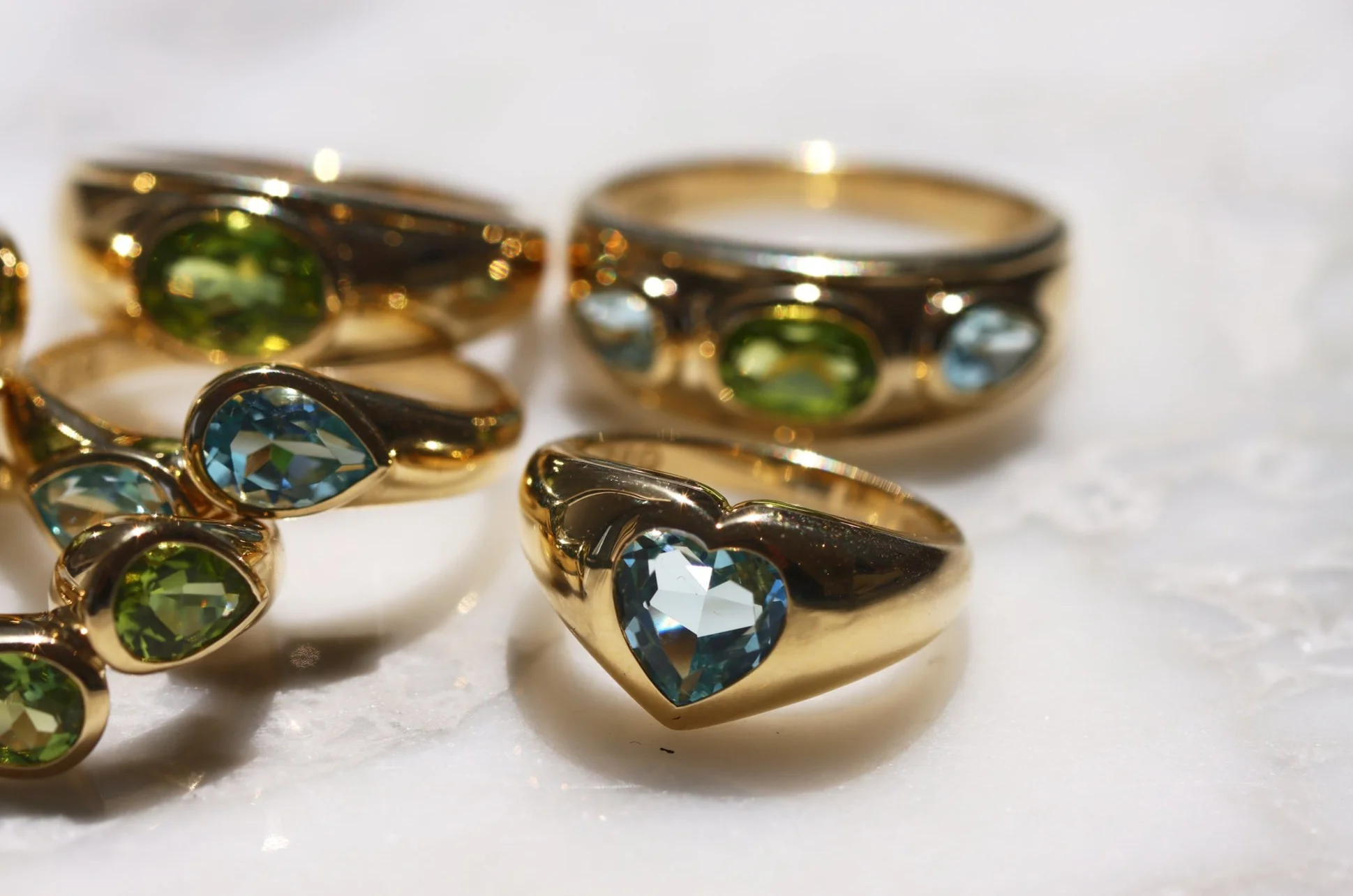THE BEZEL HEART SIGNET RING - Image 13