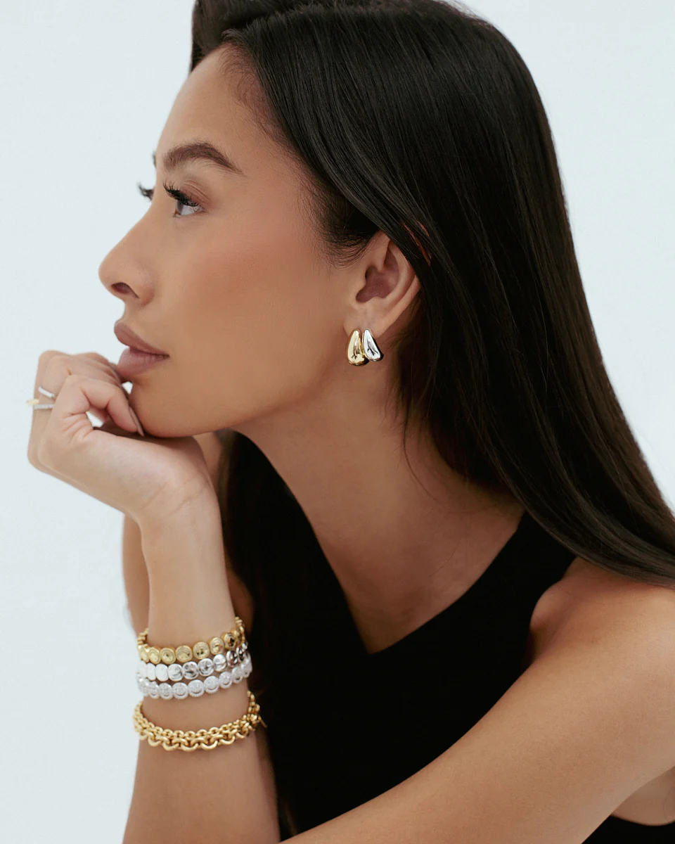 THE DROPLET CURVE EARRINGS - Image 4
