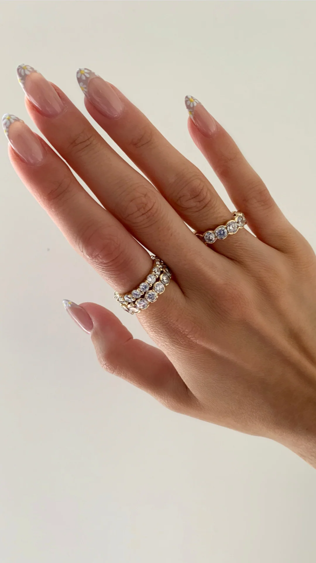 THE SCALLOPED ETERNITY RING - Image 4