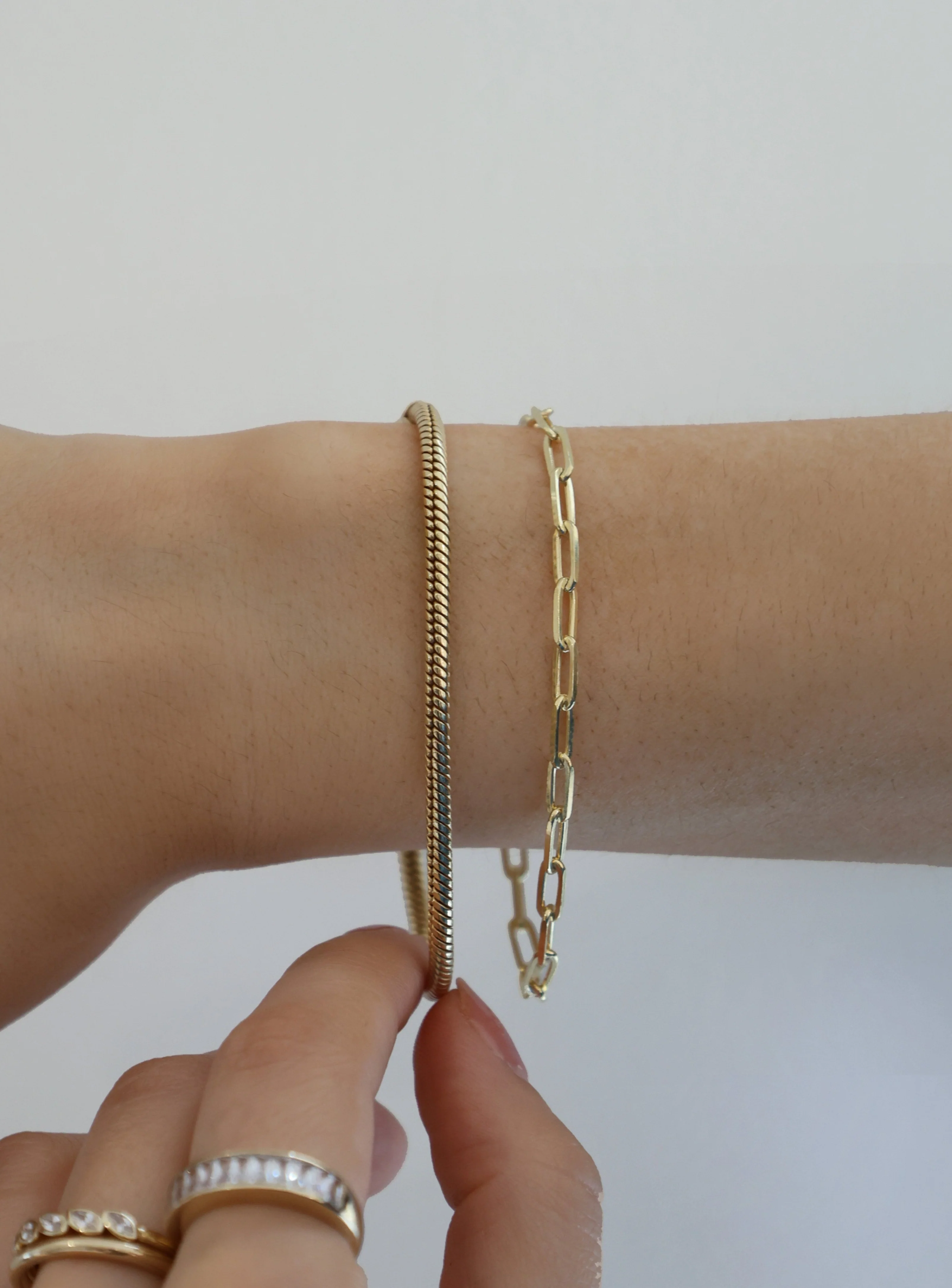 THE MEDIUM PAPERCLIP BRACELET - Image 3